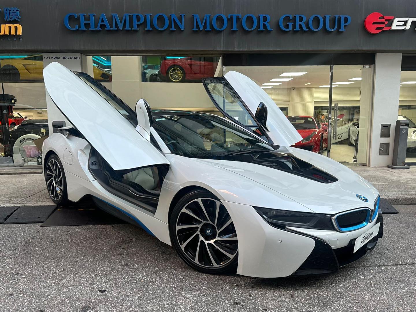 BMW I8